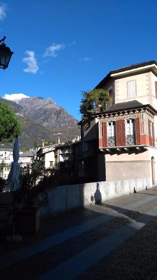 La Loggia Apartamento Chiavenna 0*,  Itália
